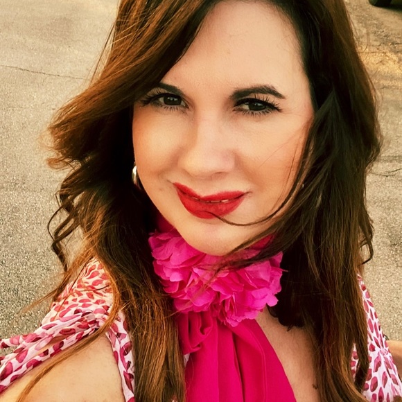 Meet your Posher, Colleen - Picture 2 of 4